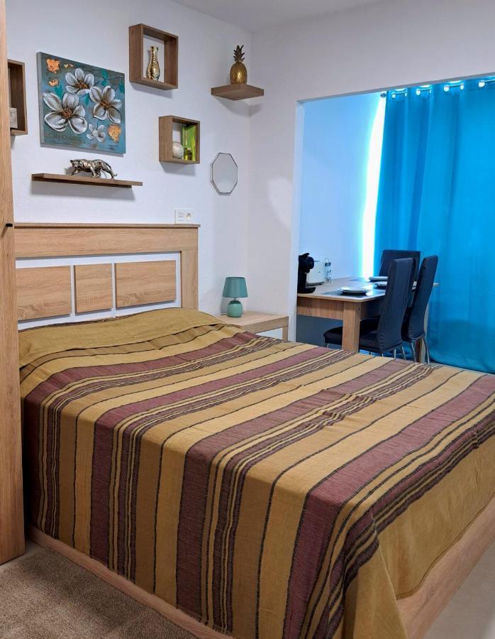 Apartamento Comfortable Studio With Sea View Benidorm Exterior foto