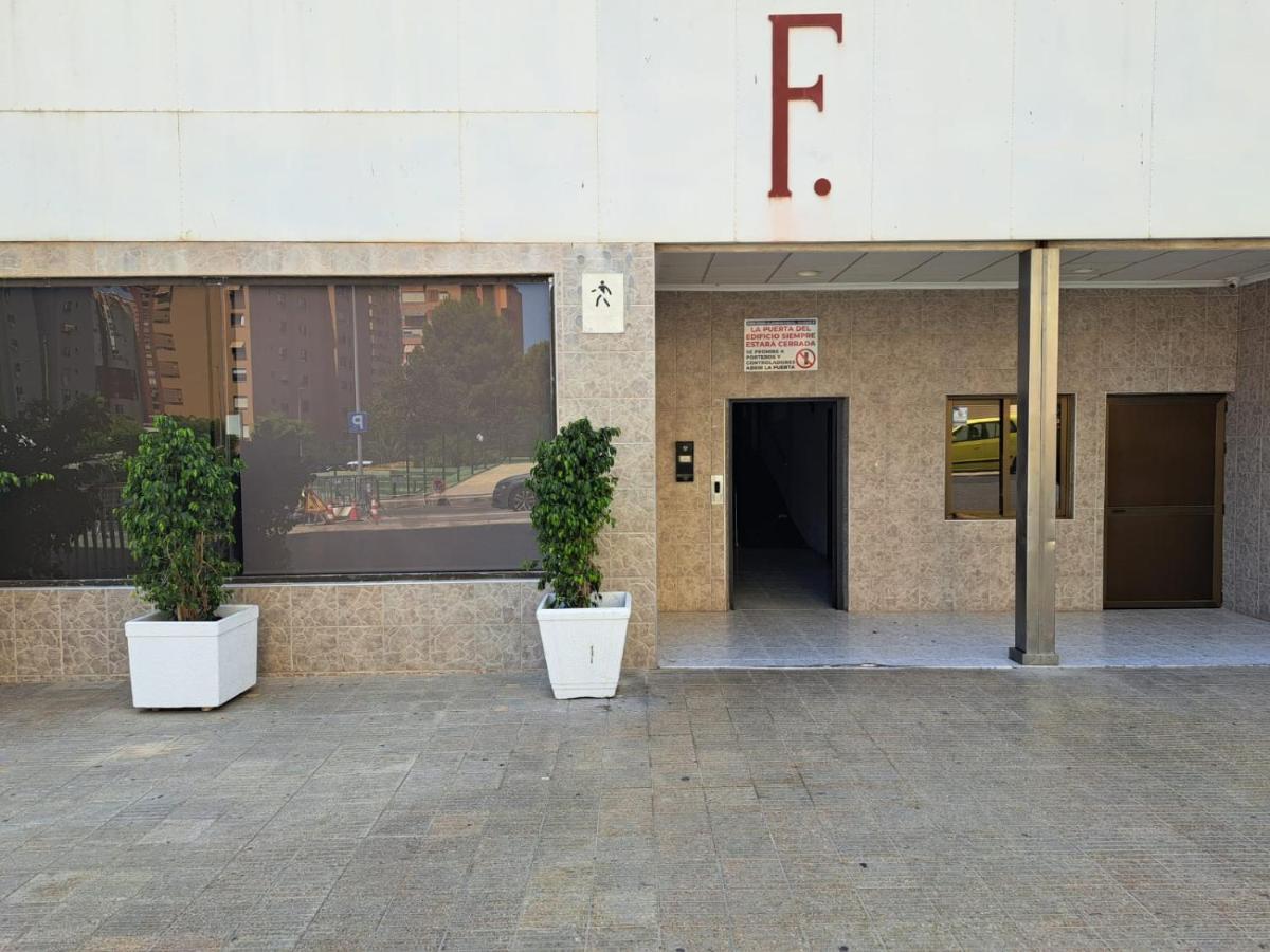 Apartamento Comfortable Studio With Sea View Benidorm Exterior foto